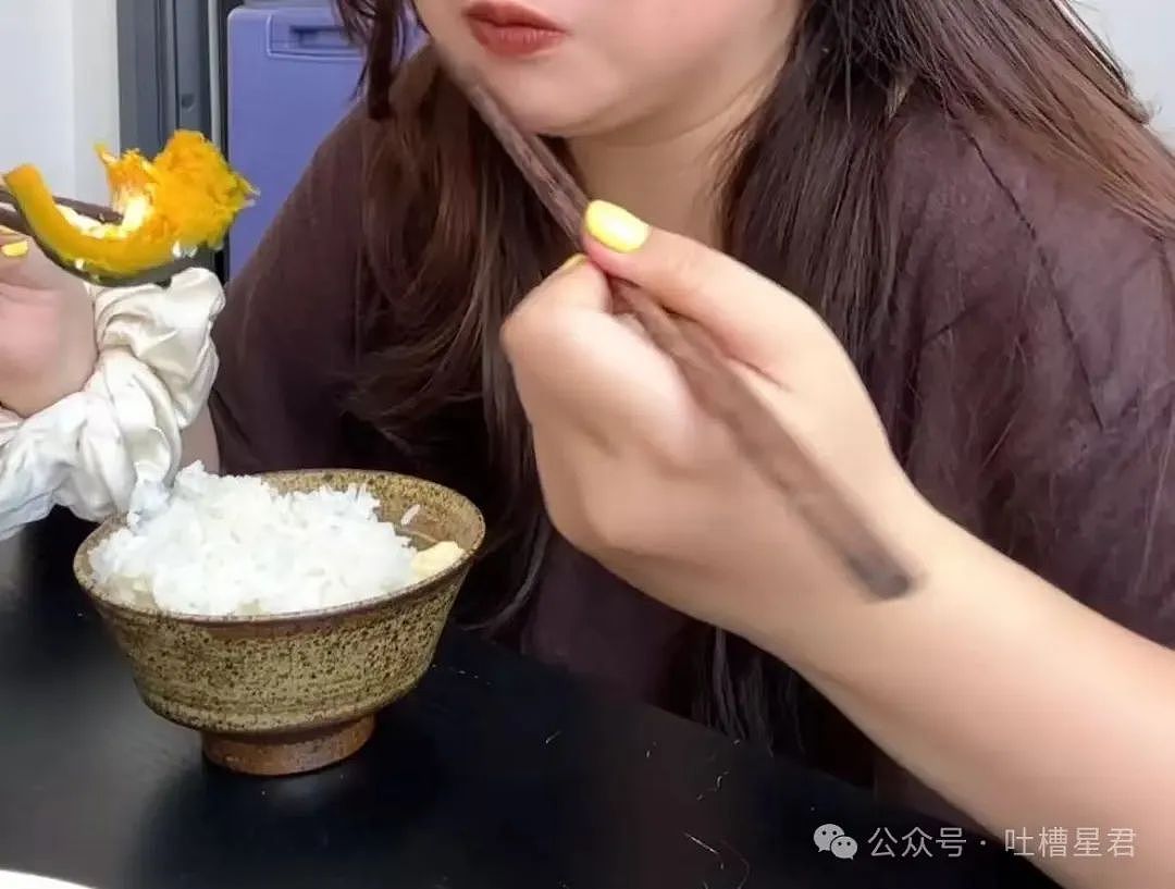 【爆笑】爷爷花9.9买的监控拍出了灵魂出窍...？啊啊啊走近科学都得拍三集（组图） - 20