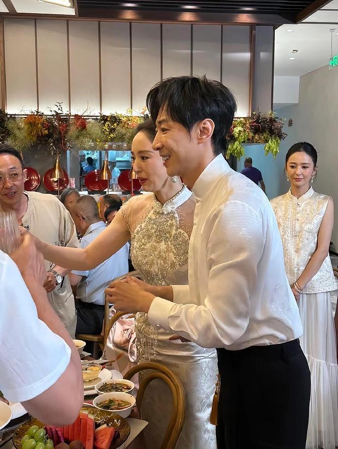 董璇张维伊新婚吵架上热搜，网友：又是剧本套路？（组图） - 4