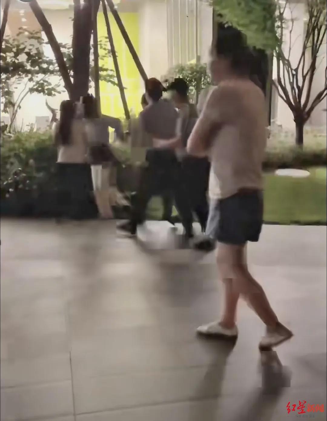 小区遛狗纠纷如何变成“官二代打孕妇”？记者走访（组图） - 3