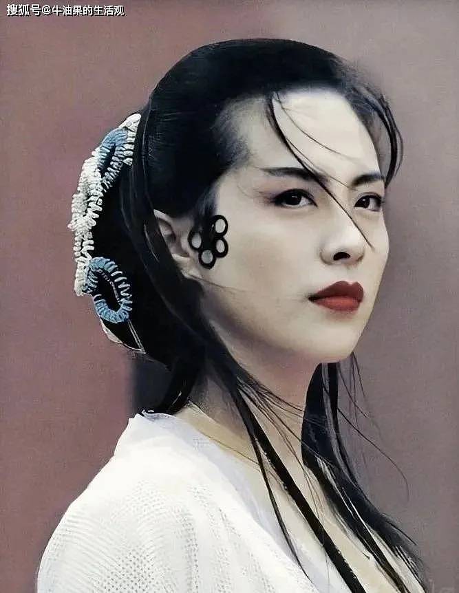 58岁王祖贤晒素颜照，脸僵发量多身材发福...（组图） - 3
