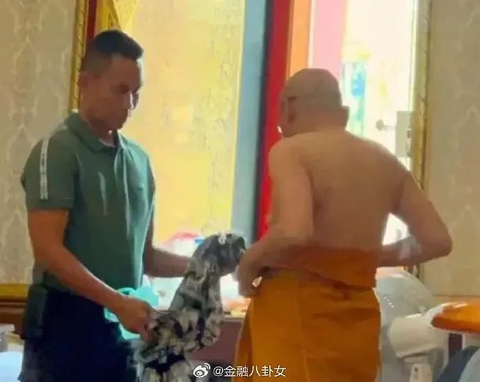 手握8万张床照 + 5600 段视频,泰国最野女施主把十多个高僧拉下神坛(组图) - 8