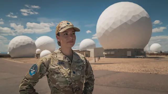美国太空军：BBC罕见获准进入追踪全球导弹发射的美军基地内部（组图） - 2