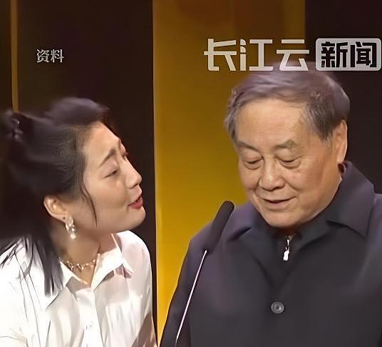 人设崩塌！宗庆后被曝七子女，葬礼宗继昌捧灵，女儿强势有原因（组图） - 1