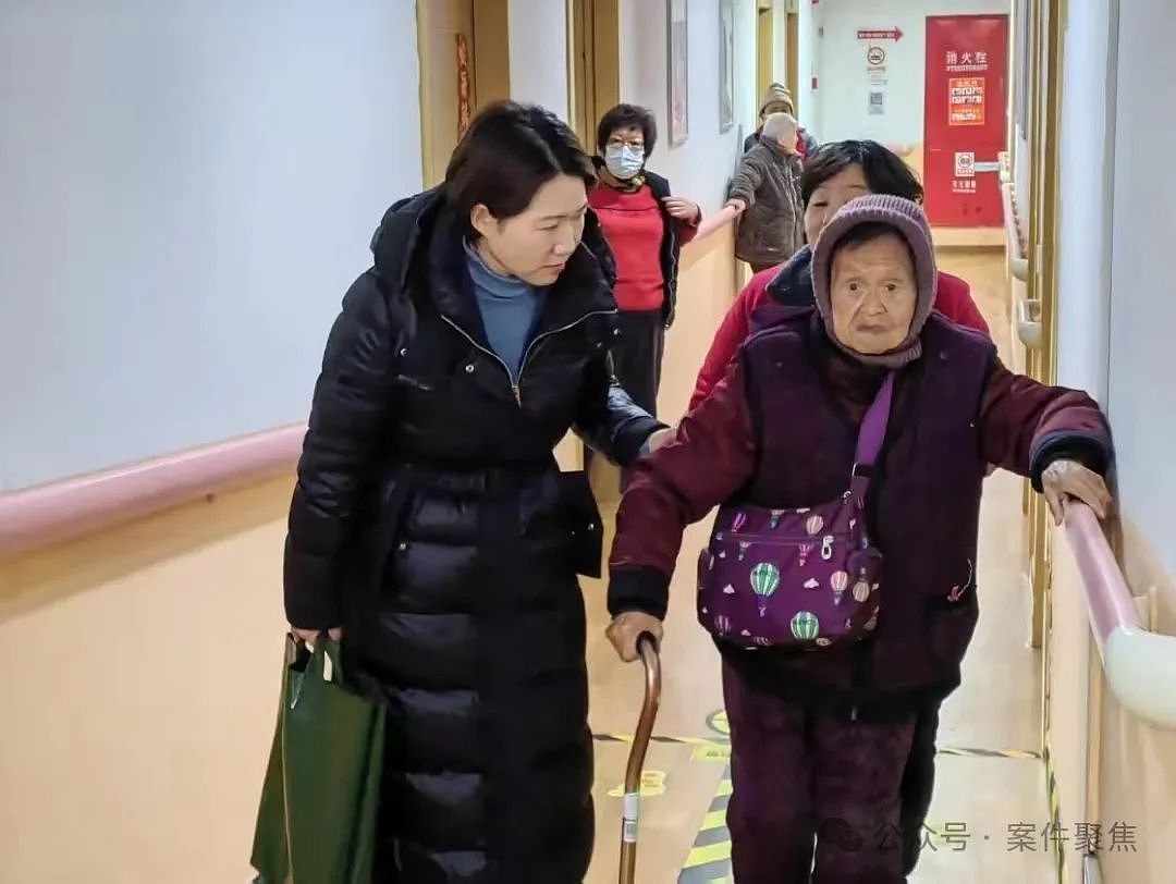 上海一位90岁老人去世，留下房子、存款、珠宝等巨额遗产，全网寻找继承人（组图） - 1