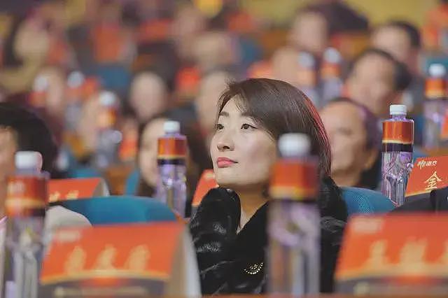 宗庆后遗产之争,别演变成互泼大粪的闹剧(图) - 1