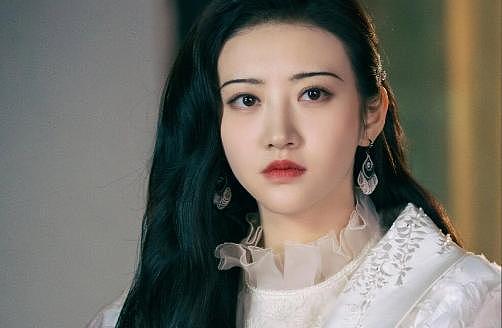分手6年后,实现华丽逆袭的景甜,已是张继科“高攀不起”的存在(组图) - 11