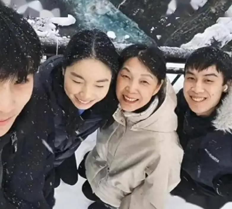 人设崩塌！宗庆后被曝七子女，葬礼宗继昌捧灵，女儿强势有原因（组图） - 8