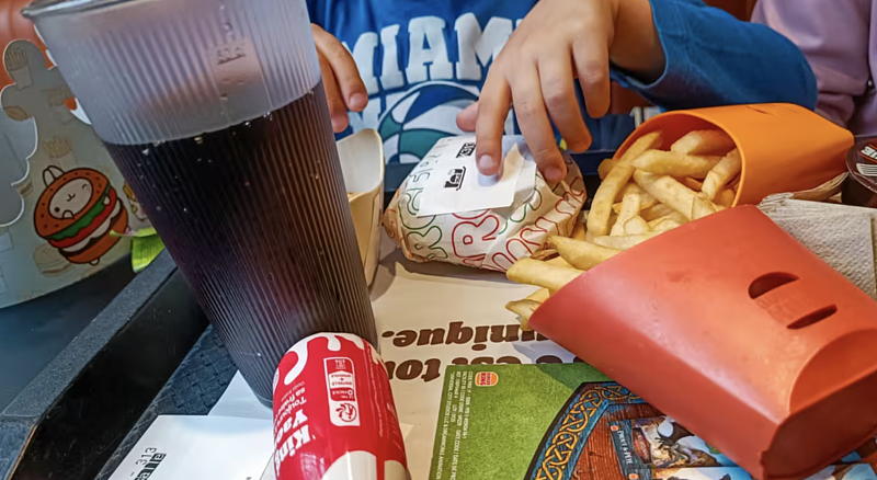 快餐四巨头集体翻车！爆料看完想吃草…（组图） - 3