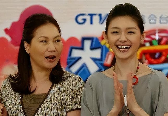 S妈按捺不住,再发文沦为“笑话”,具俊晔成调侃对象,小菲乐了(组图) - 5