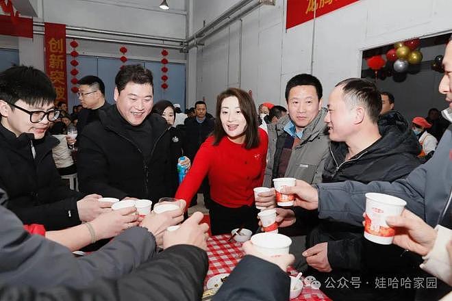 杜建英暗线蛰伏三十年,宗馥莉女帝宝座还稳吗?(组图) - 96
