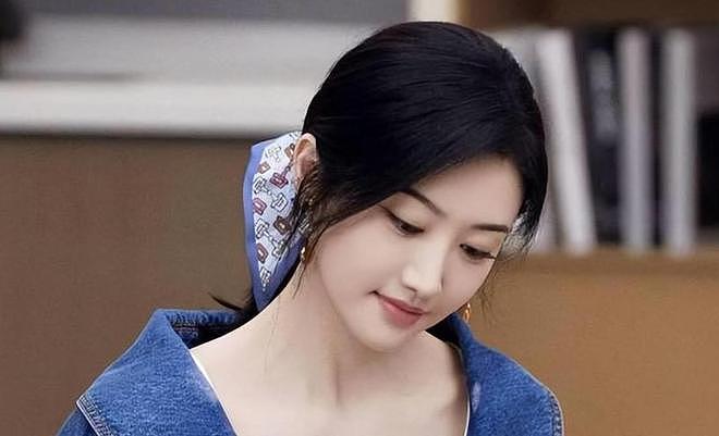 分手6年后,实现华丽逆袭的景甜,已是张继科“高攀不起”的存在(组图) - 7