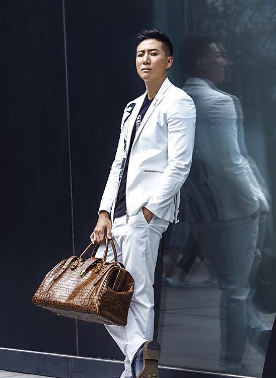 藏不住!洪金宝最帅儿子近照曝光,高大爆肌男模身材,曾恋谋女郎(组图) - 5