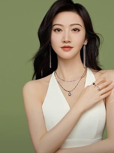 分手6年后,实现华丽逆袭的景甜,已是张继科“高攀不起”的存在(组图) - 14