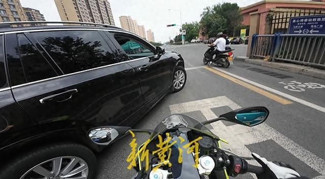 越野车男子别停摩托车叫嚣“弄死你”:已被行政拘留(组图) - 1