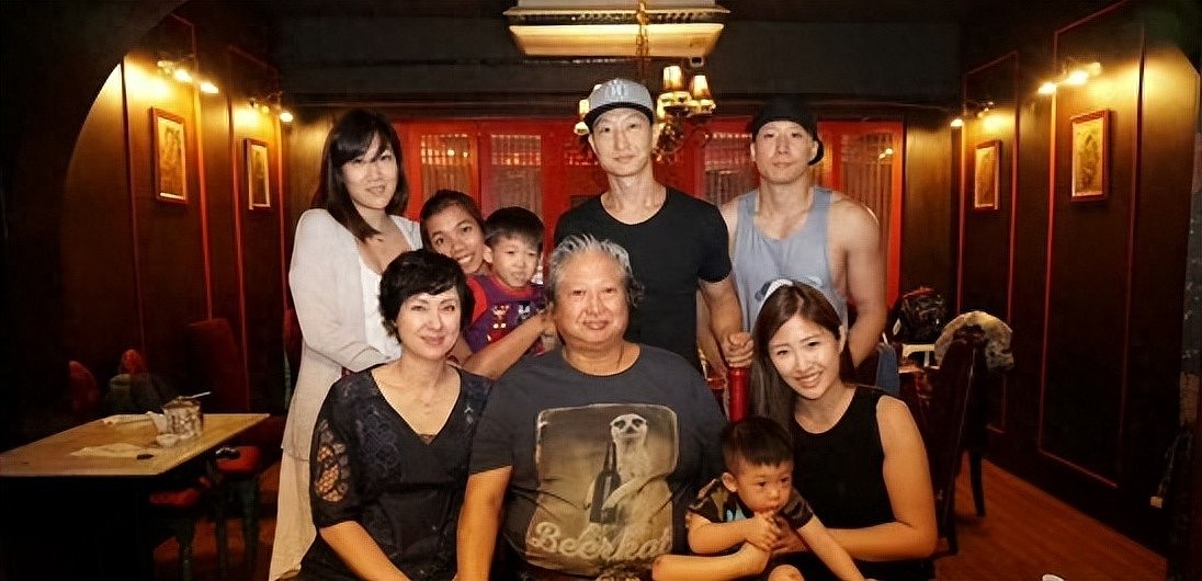 藏不住!洪金宝最帅儿子近照曝光,高大爆肌男模身材,曾恋谋女郎(组图) - 1