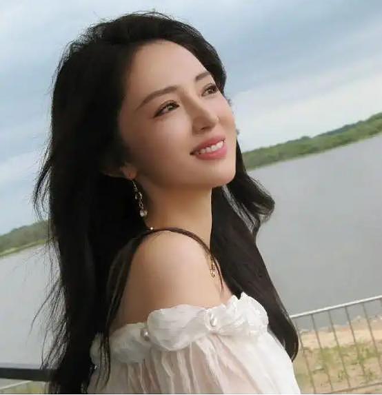 同样都是国民女神，如今再看董璇佟丽娅这对好闺蜜，才知差距在哪（组图） - 3