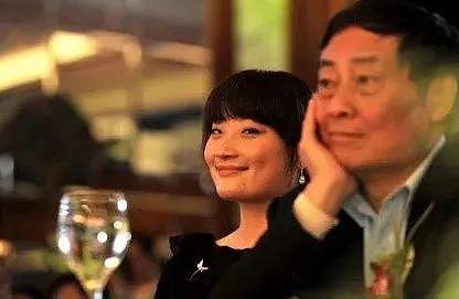 宗馥莉：上岸第一剑，先斩老父亲（组图） - 1