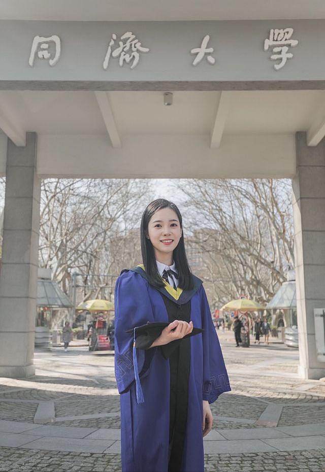 江苏太仓市委书记落马！疑遭同济大学校花情人举报，作风高调吃饭身后一人站一个小妹（组图） - 6