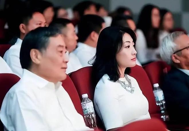 杜建英同学发声:怒斥宗馥莉没教养是恶人,杜建英一直郁郁寡欢(组图) - 11