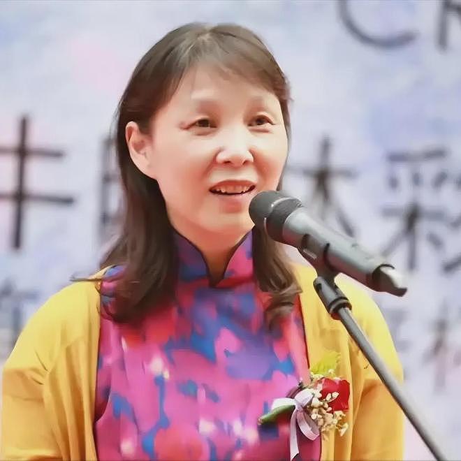 弟弟辟谣宗庆后还有多名子女,控诉宗馥莉自私,毁了宗老美好人设(组图) - 8