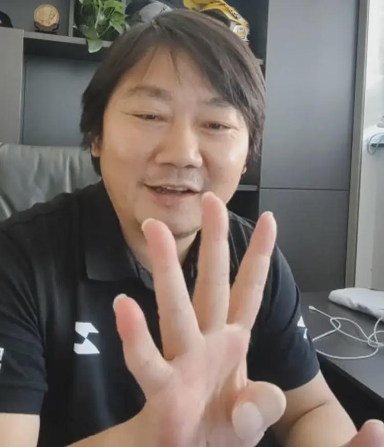 “你动我试试,我弄死你个玩意儿”!男子别停摩托车后续:前同事透露更多,平时就嚣张,开会时也吵架(视频/组图) - 11