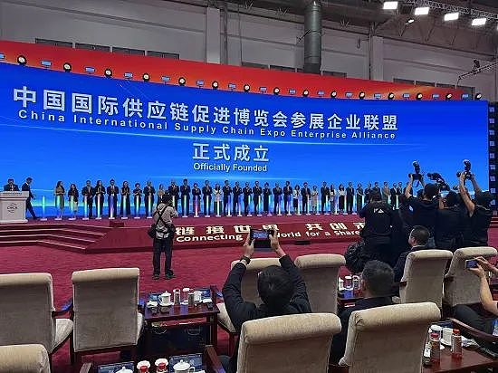 阿尔巴尼斯总理出席中澳健康与医疗技术午餐会 呼吁深化医药制造领域合作 链博会展商联盟正式成立 澳洲上半年并购交易额几近翻番 - 4