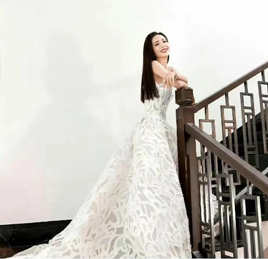 同样都是国民女神，如今再看董璇佟丽娅这对好闺蜜，才知差距在哪（组图） - 17