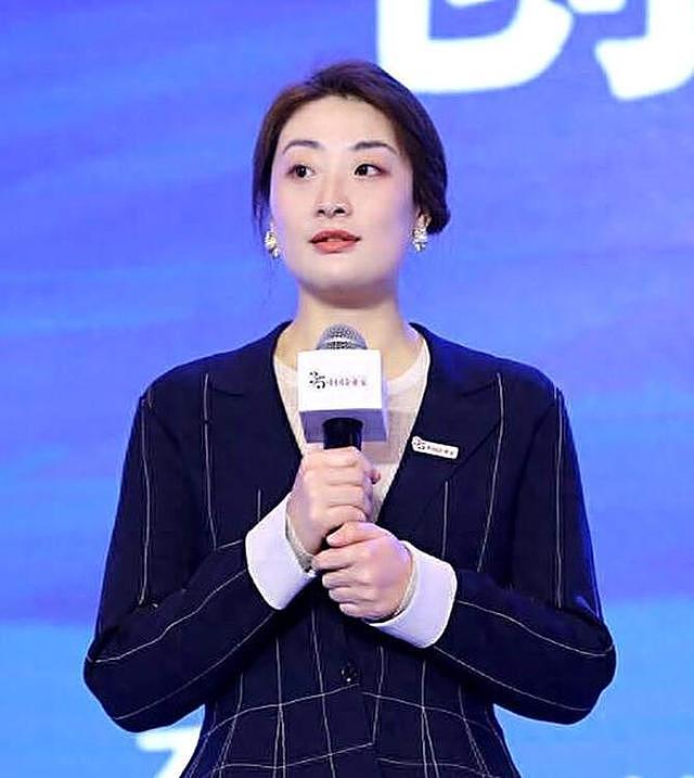 宗庆后家族内讧升级!宗馥莉霸气反击,更换包装,一语双关情商高(组图) - 12
