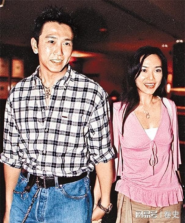 温兆伦现状:60岁依然很帅,三婚娶小20岁赵庭,10岁女儿更像妈妈(组图) - 10