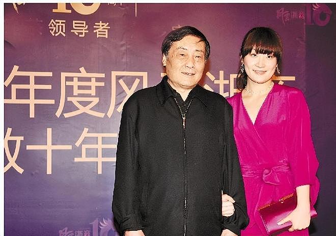 弟弟辟谣宗庆后还有多名子女,控诉宗馥莉自私,毁了宗老美好人设(组图) - 1