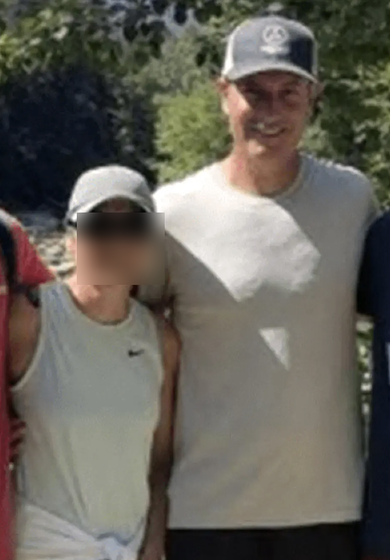 全美吃瓜!已婚科技大佬偷恋女下属演唱会被抓包,大屏曝又羞又恼尴尬瞬间网友笑晕:接受审判吧哈哈哈(组图) - 12