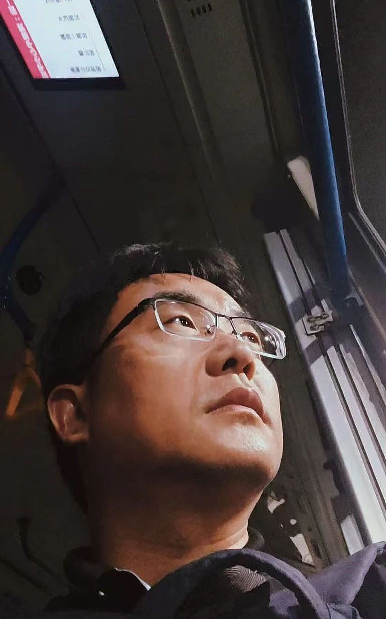 40多岁，高管失业，有的已去摆地摊（组图） - 6