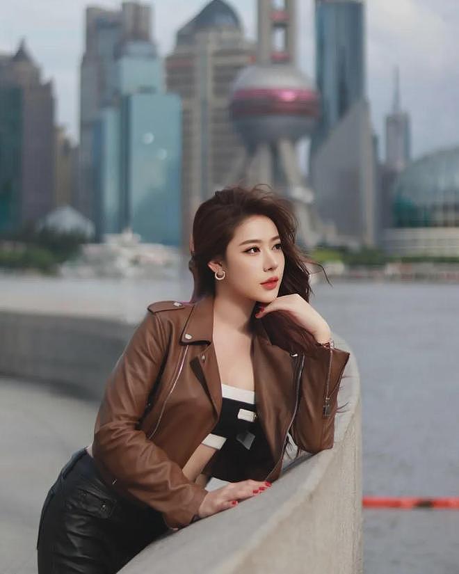 【美女】高颜值模特，S级身材，有料又敢穿，性感又火辣（组图） - 8