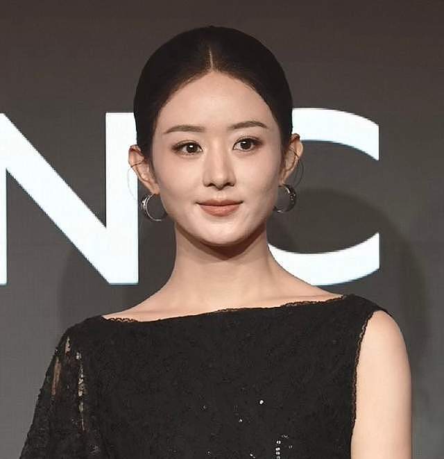赵丽颖代言辱华品牌惹争议,广告片眼神呆滞,脏话风波后口碑下滑(组图) - 1
