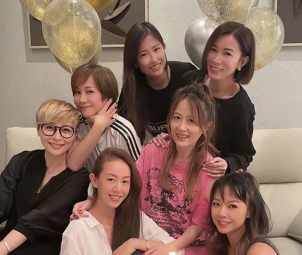 香港知名女星自曝拍戏遭揩油，被前辈摸手搂腰！网友猜测男主（组图） - 9