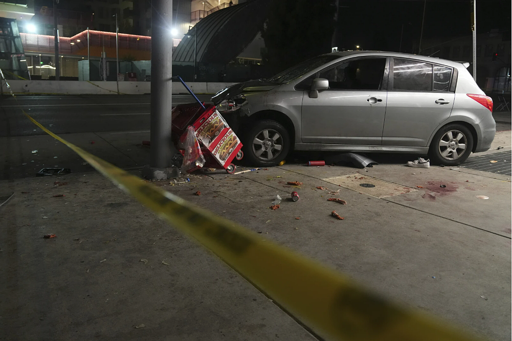 好莱坞街头汽车碾压人群!至少30人受伤,现场惨不忍睹,肇事者遭路人围殴枪击(视频/组图) - 4