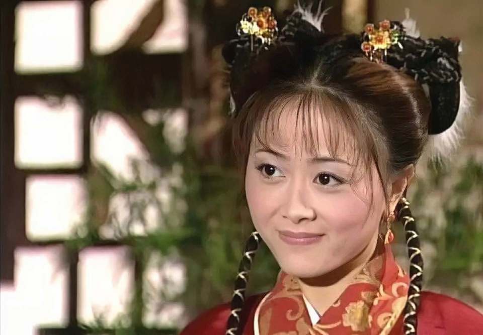 香港知名女星自曝拍戏遭揩油，被前辈摸手搂腰！网友猜测男主（组图） - 7