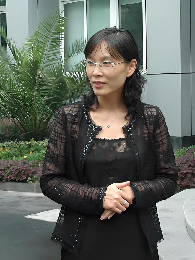 宗庆后丑闻曝光!两个私生子身份存疑(组图) - 16