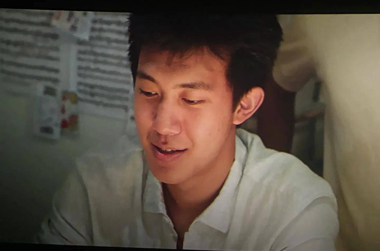 姜文大儿子现身成都！气质硬汉，跟爸爸长得一模一样，大名首曝光（组图） - 1