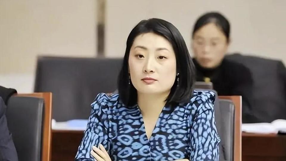 14岁便知父亲婚外情?“布鞋首富”隐秘子女曝光,铁腕女儿遭至亲背刺(组图) - 17
