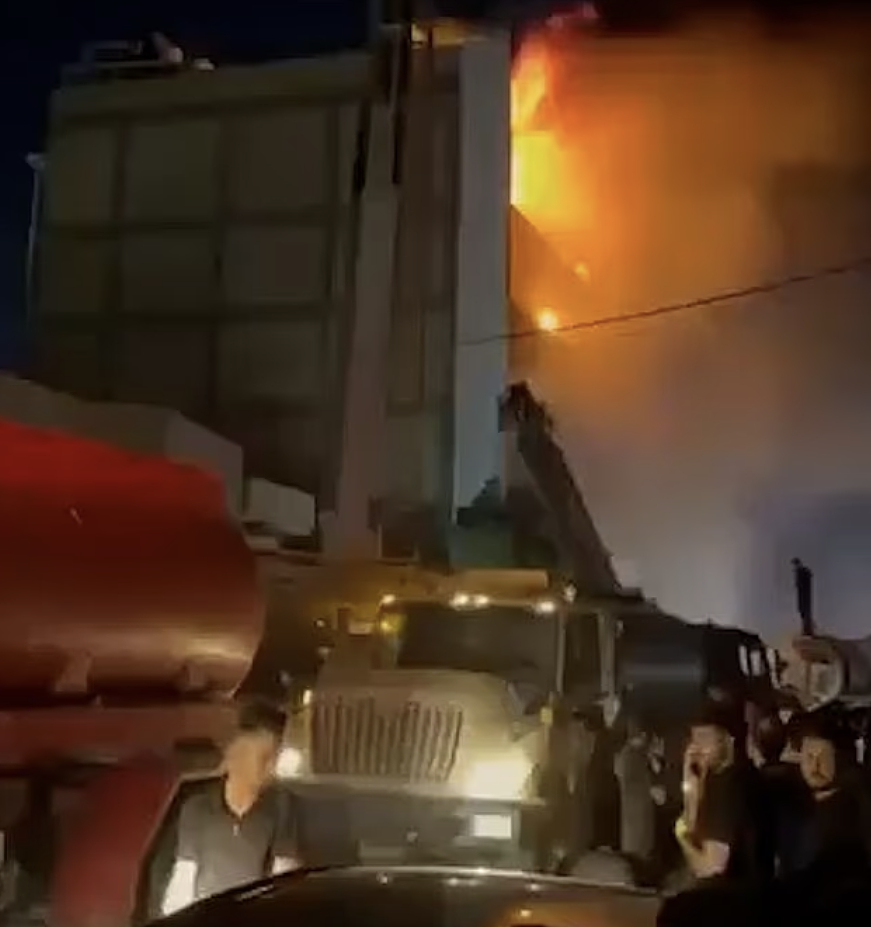 61死！商场爆炸秒沦焚尸炉，1家6口逛街惨死，民众楼顶求救，遍地焦尸（组图） - 6