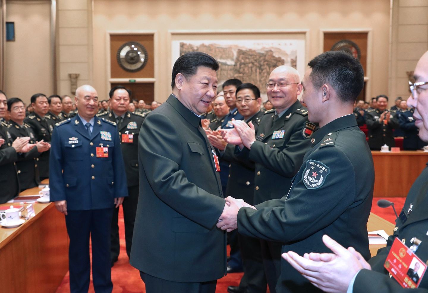 中国解放军历经整顿，发布新规强化政治干部忠诚（组图） - 2