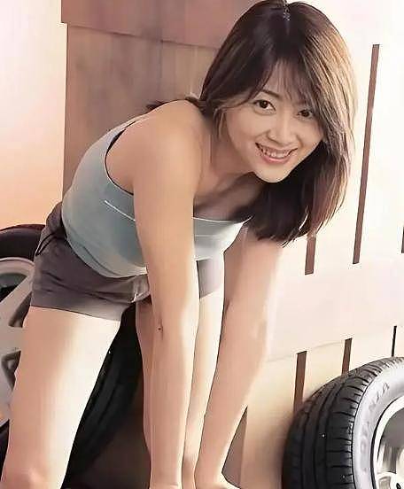 TVB“性感“女神近况,曾遭圈内敬重前辈咸猪手(组图) - 7