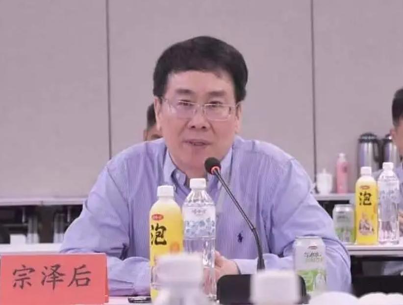14岁便知父亲婚外情?“布鞋首富”隐秘子女曝光,铁腕女儿遭至亲背刺(组图) - 19