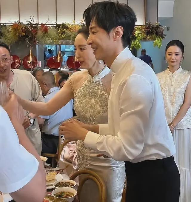 佟丽娅带董璇游新疆，两姐妹开心同框颜值爆表，董璇再婚后更美了（组图） - 18