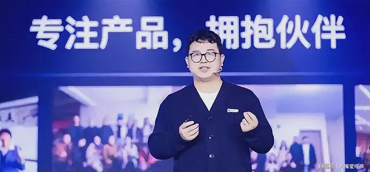 央视夸完就叛逃！裁员、清空、屏蔽，中国顶级AI公司出走国外（组图） - 3
