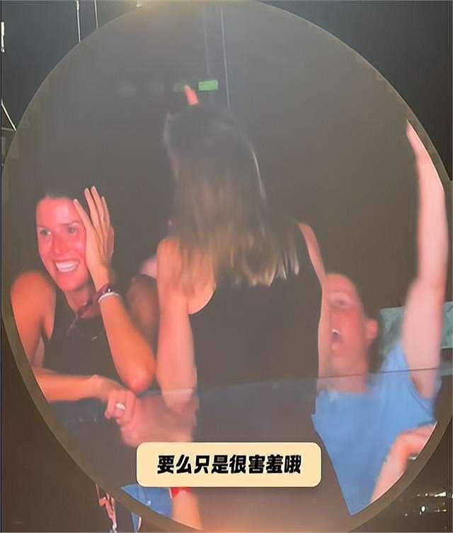 演唱会偷情被6万人抓奸后续!“野鸳鸯”身份曝光,乐队成被告(组图) - 3