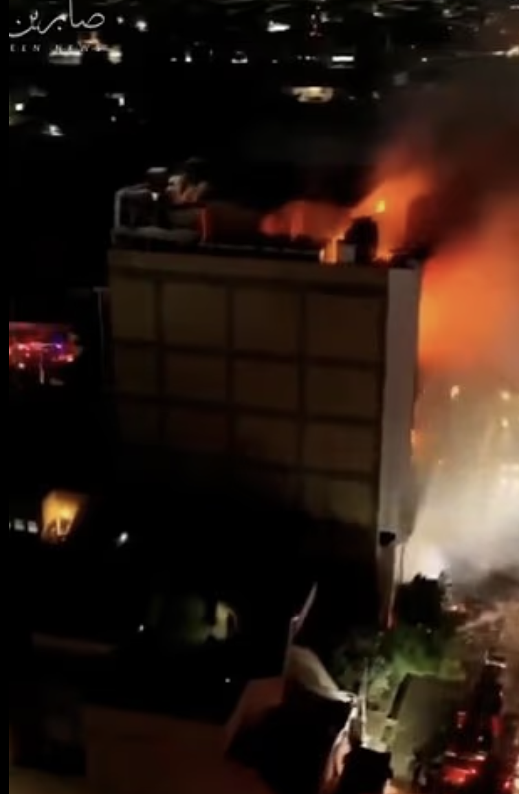 61死！商场爆炸秒沦焚尸炉，1家6口逛街惨死，民众楼顶求救，遍地焦尸（组图） - 2