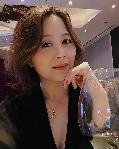 TVB“性感“女神近况,曾遭圈内敬重前辈咸猪手(组图) - 8