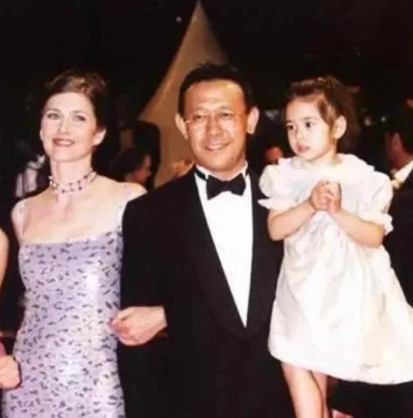 姜文大儿子现身成都！气质硬汉，跟爸爸长得一模一样，大名首曝光（组图） - 3